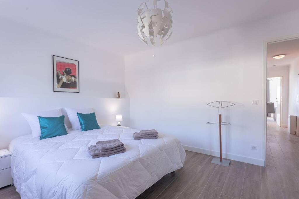 Apartment With Panoramic Sea View, Walk To The Beach - Marechal Juin By Halldis Cannes Kültér fotó